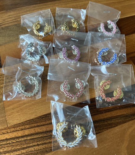 Job lot fred perry pin - perry, badges