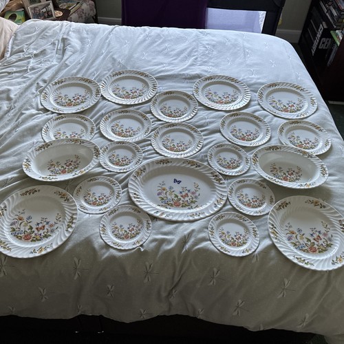 Aynsley fine bone china - fine,