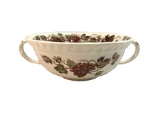 VINTAGE JOHNSON BROTHERS CREAM SOUP BOWL -EMPIRE GRAPE- 4 3/4”