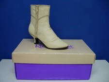 JUST THE RIGHT SHOE  'INGENUE'  BOXED WITHOUT COA   EXCELLENT CONDITION
