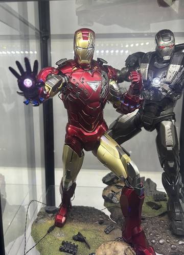 Hot toys the avengers - toys,