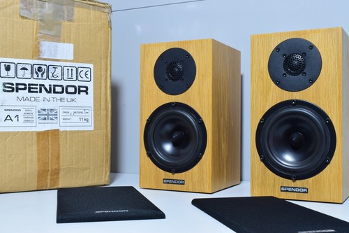 Spendor bookshelf speakers - a1,