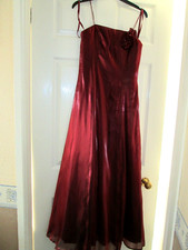 Ladies Bridesmaid/Prom dress Wine coloured Debut Size 6 32 inch bust