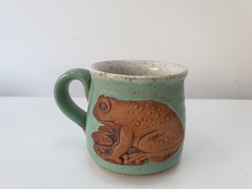 Vintage hand thrown - vintage, frog