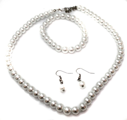 Classic faux pearl necklace - classic,