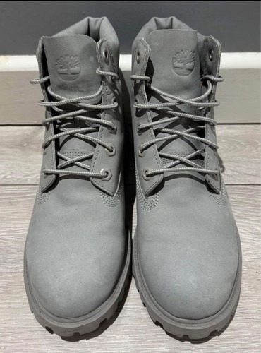 Grey timberlands excellent