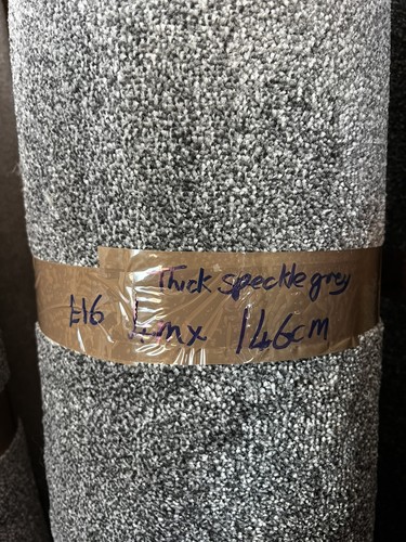 Carpet offcut soft grey 146cm