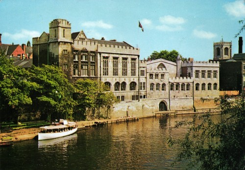 Postcard the guildhall - guildhall, and