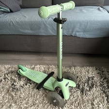 Mini Micro Deluxe Scooter LED