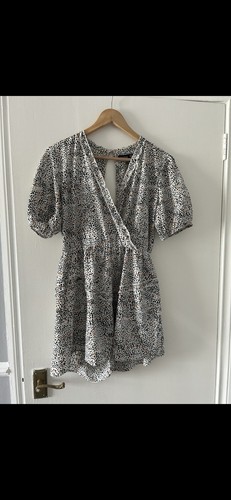Boohoo animal print wrap - wrap, short