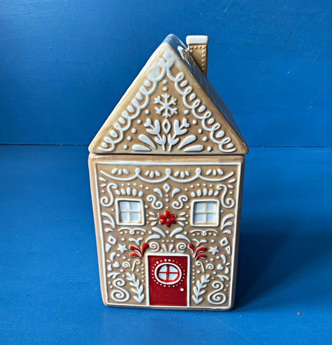 Gingerbread house cookie - m&s,