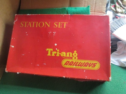 Tri ang r81 station - tri-ang,