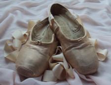 Pointe Shoes Timeworn Freed Of London Classical Ballet Pointe Shoes Ribbon Ties