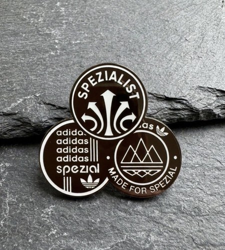 Football casuals ultras pin - football,