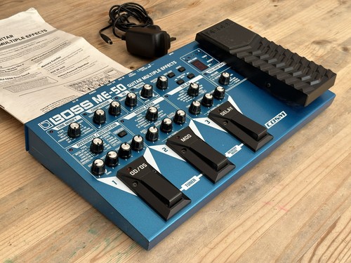 Boss guitar - me-50,