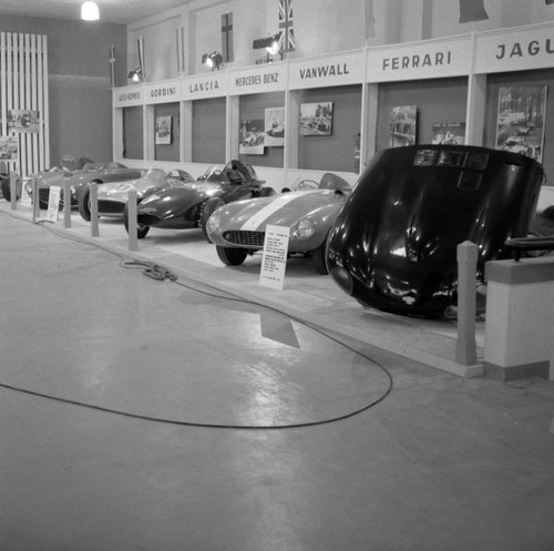 Jaguar type and ferrari - ferrari, 500