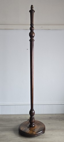 Lovely vintage wooden standard - vintage,