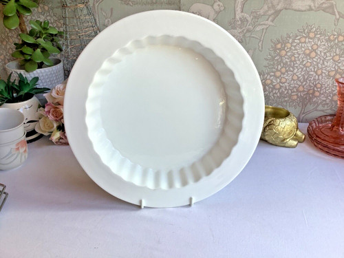 Large white fluted ceramic - white,
