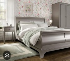 Beautiful Laura Ashley King