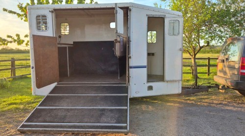Horse trailer equi - trailer,, equi-trek