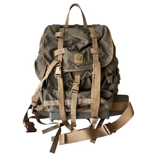 Hidden woodsmen tropical - hidden,