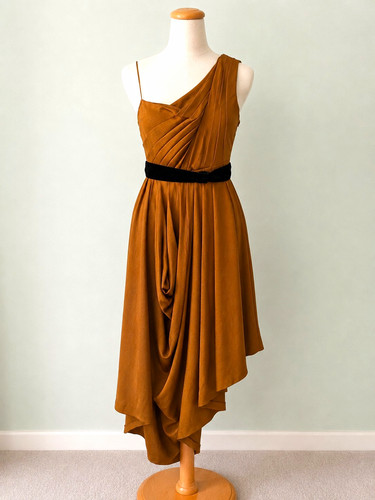 Hobbs one shoulder belted - one,