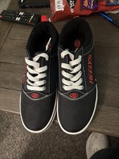 Heelys Size 6 youth Skate