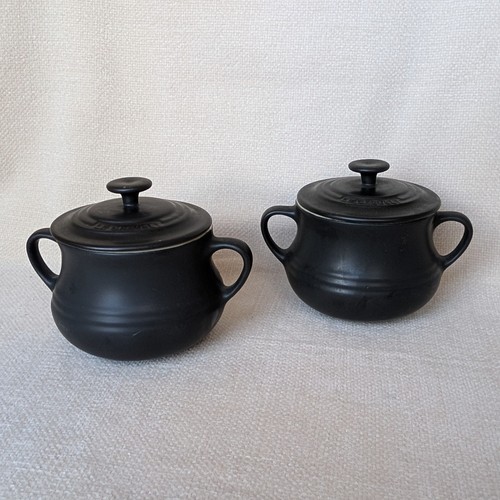 New creuset set of 2 - le,