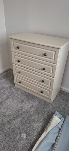 Pale ivory chest - , 4