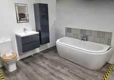 Showroom Bathroom Suite –