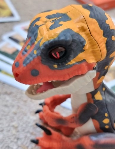 Pet dinosaur fingerlings - dinosaur,,