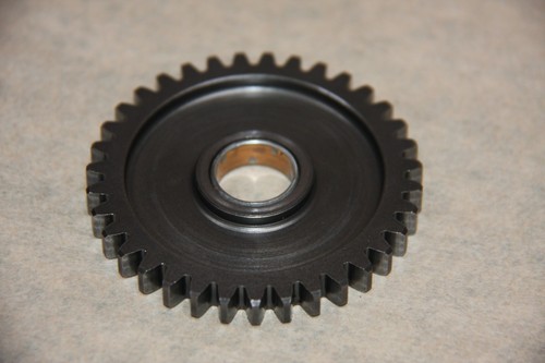 Kick gear spur pignon inter - gear,