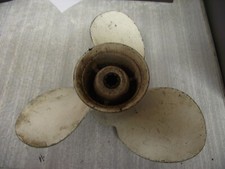 Yamaha outboard motor  3 blade propellor 9.25" x 10"P later 8-9.9-15HP. Used.