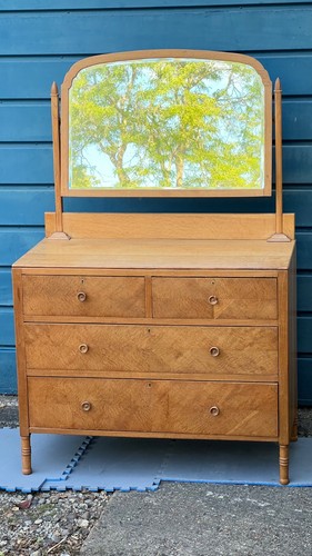 Light oak arts - light,
