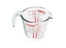 Pyrex Measuring Jug 500ml | Capacity 568ml / 20 ounce | P586, Multicolor