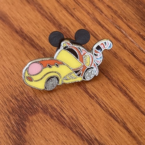 Tigger racer pin badge - tigger,