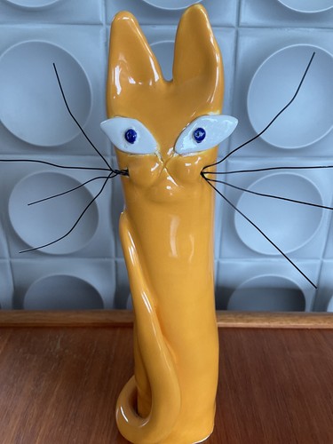 Ceramic yellow cat - yellow, studio