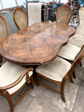 Wooden Dining Room table with 6 chairs