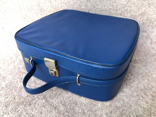Vintage blue vanity - vanity, travel