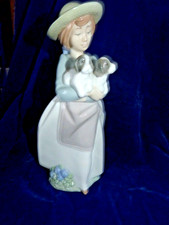 A   Lladro  Nao   Figurine,  A