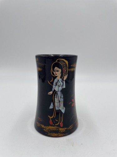 Black lacquer geisha mother - lacquer, of