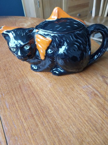 Art deco crown ducal black - crown,
