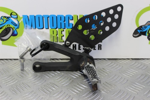 Honda cbr 1000 footrest - honda,