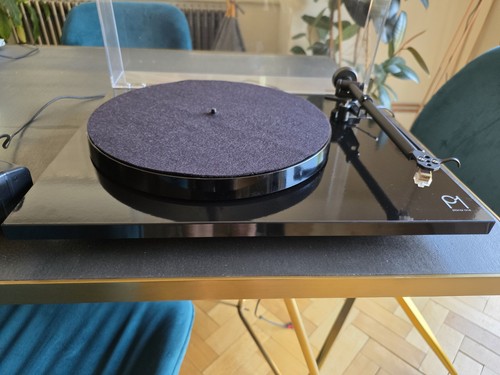 Rega planar one turntable - one,