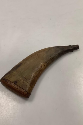 Antique powder horn made - , of