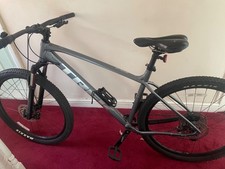 Grey and black TREK BIKE large been used twice, brand new, bought for £1000