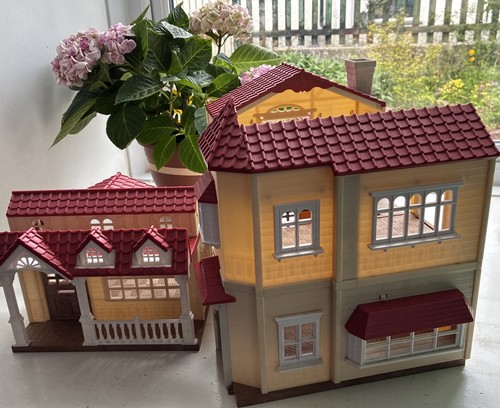 Sylvanian families red - families,