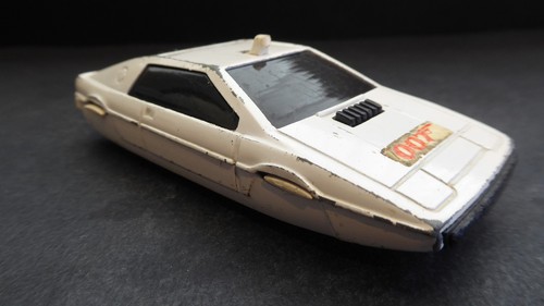 Corgi toys 269 - corgi, james