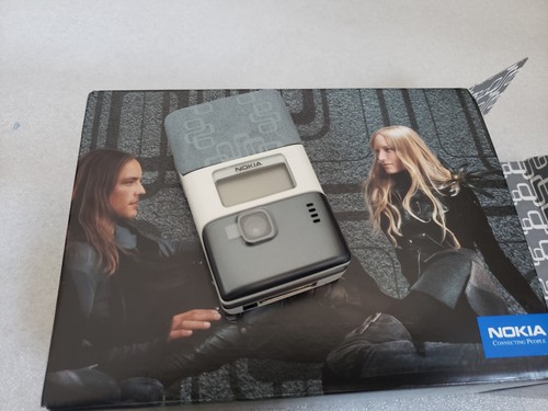 Nokia 7200 flip - 7200, (unlocked)