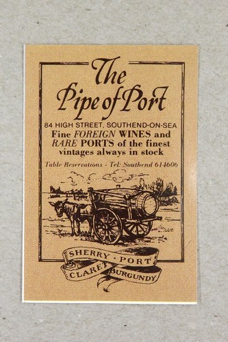 Matchbox label pub the pipe - pub,